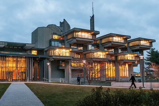 매사추세츠대학교-다트머스