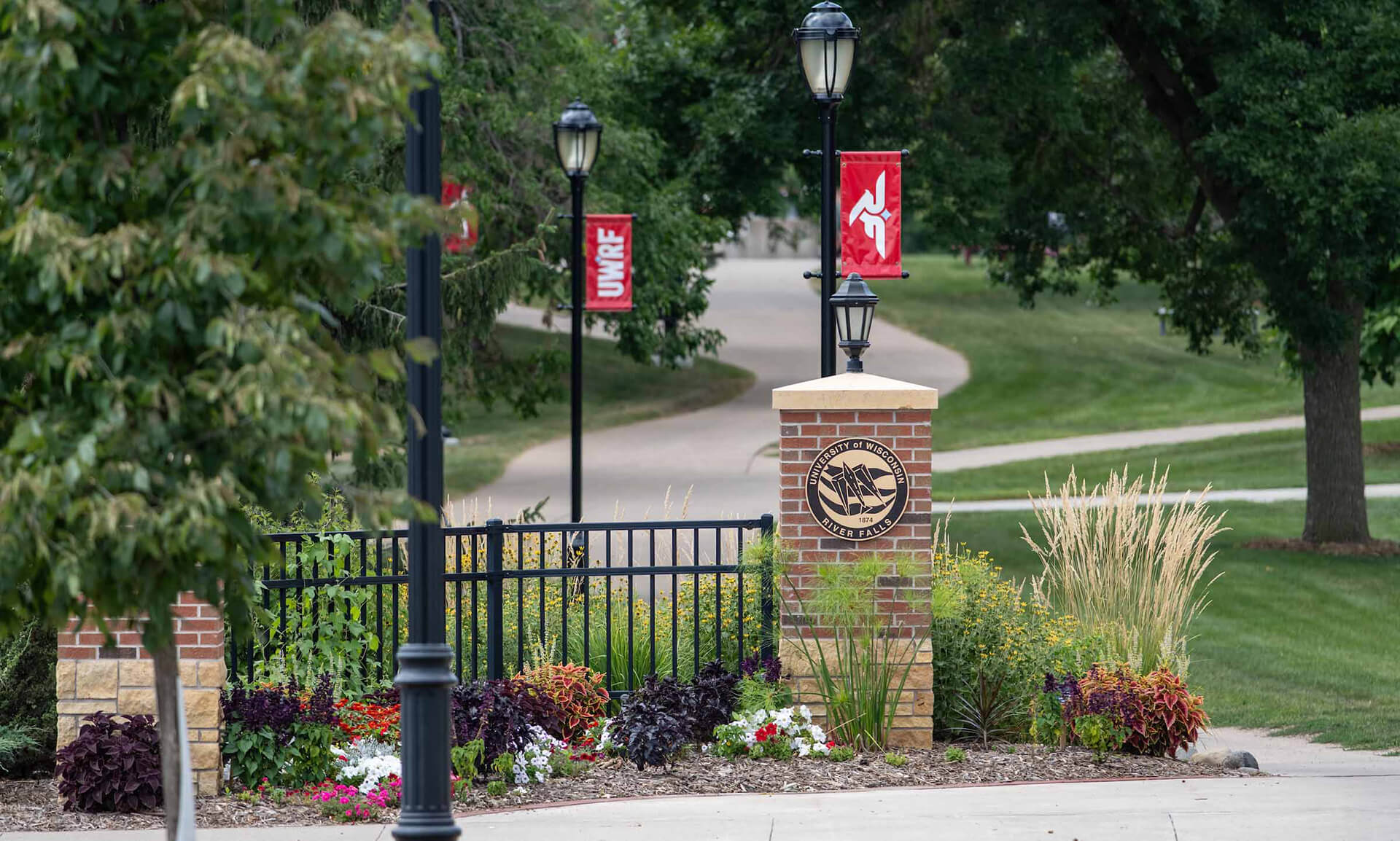 위스콘신대학교-리버 폴스